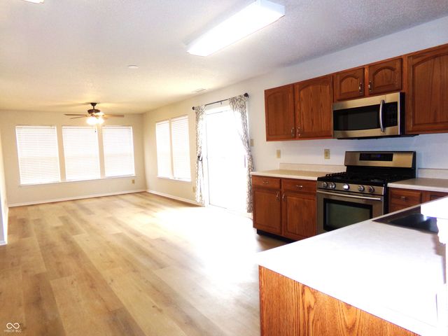 10405 Splendor Way, Indianapolis, IN 46234