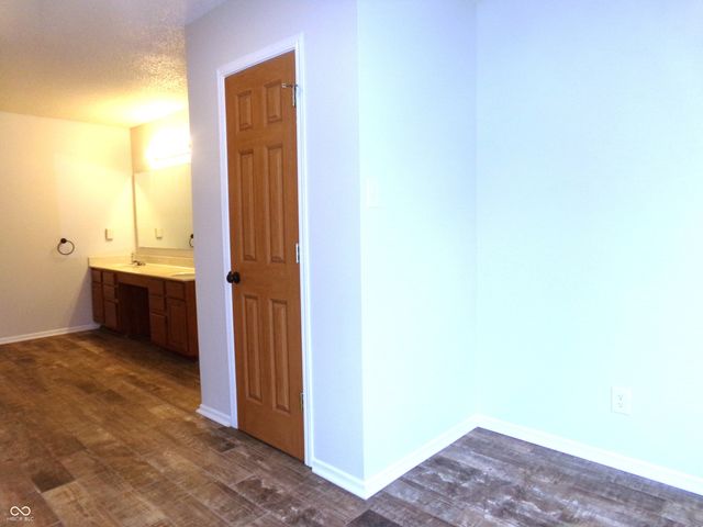 10405 Splendor Way, Indianapolis, IN 46234