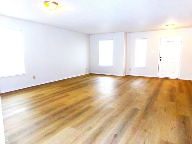 10405 Splendor Way, Indianapolis, IN 46234