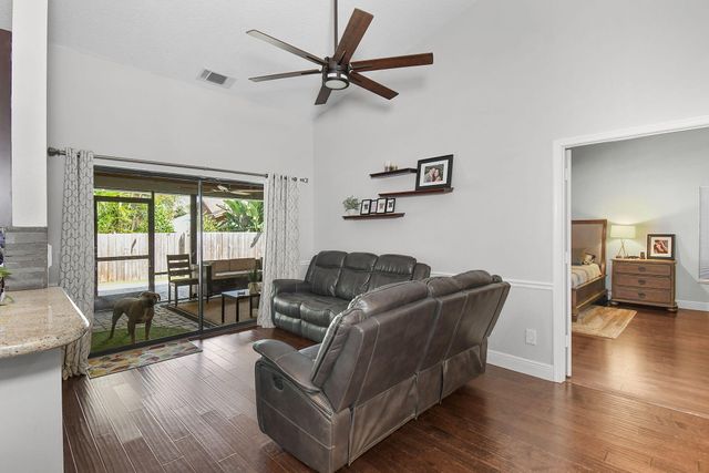 1225 SW Magnolia Bluff Drive, Palm City, FL 34990
