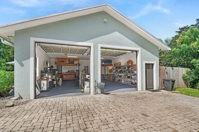 1225 SW Magnolia Bluff Drive, Palm City, FL 34990