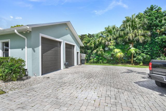 1225 SW Magnolia Bluff Drive, Palm City, FL 34990