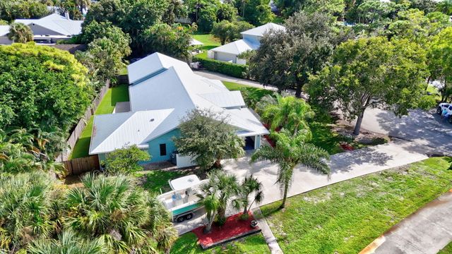 1225 SW Magnolia Bluff Drive, Palm City, FL 34990