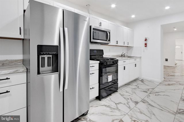 1045 CHESTNUT ST, Reading, PA 19602