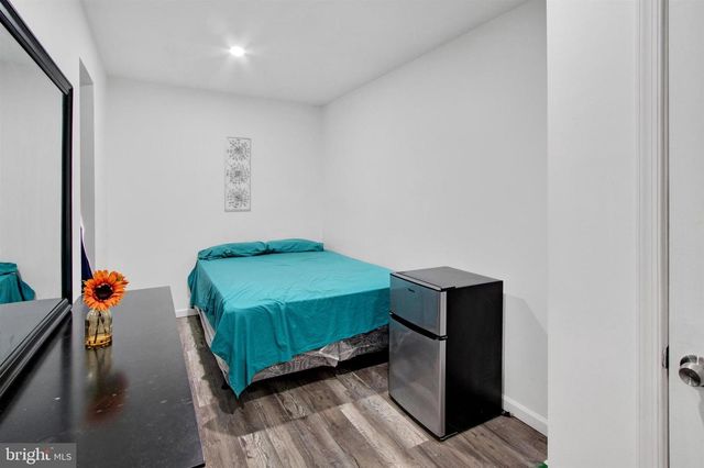 1045 CHESTNUT ST, Reading, PA 19602