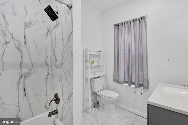 1045 CHESTNUT ST, Reading, PA 19602