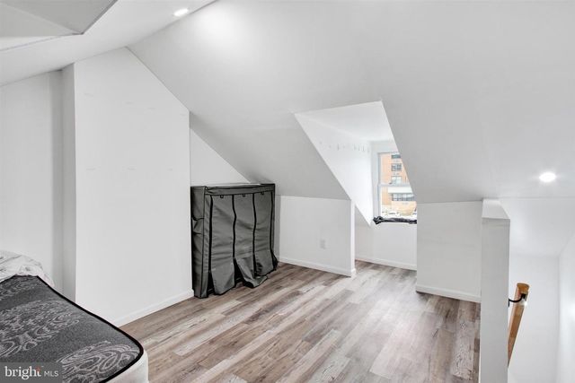 1045 CHESTNUT ST, Reading, PA 19602