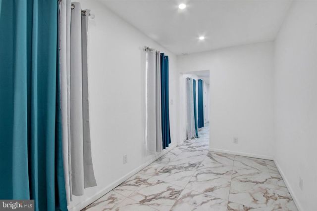 1045 CHESTNUT ST, Reading, PA 19602