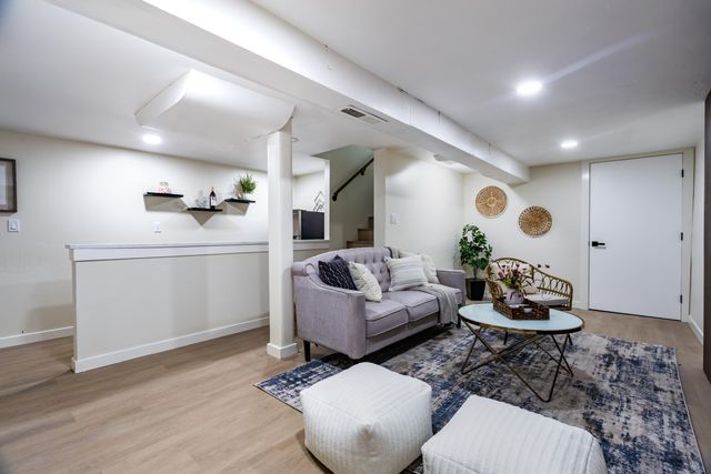 701 Solano Drive SE, Albuquerque, NM 87108
