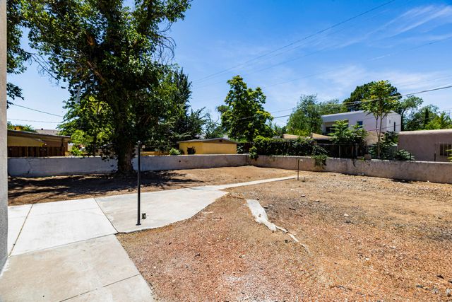 701 Solano Drive SE, Albuquerque, NM 87108