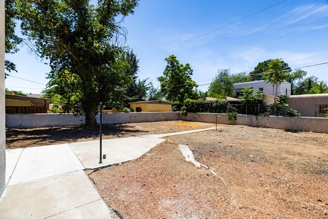 701 Solano Drive SE, Albuquerque, NM 87108