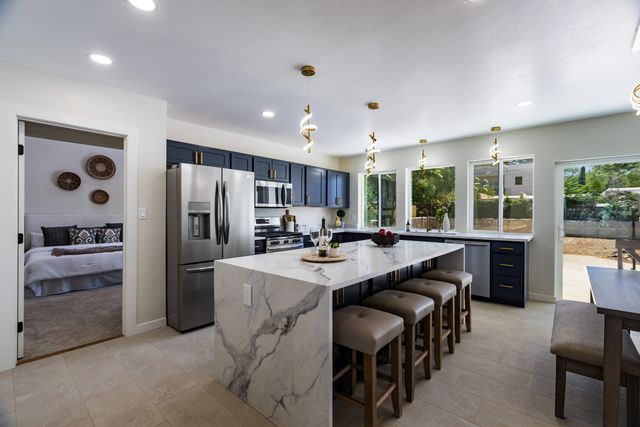 701 Solano Drive SE, Albuquerque, NM 87108