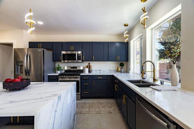 701 Solano Drive SE, Albuquerque, NM 87108