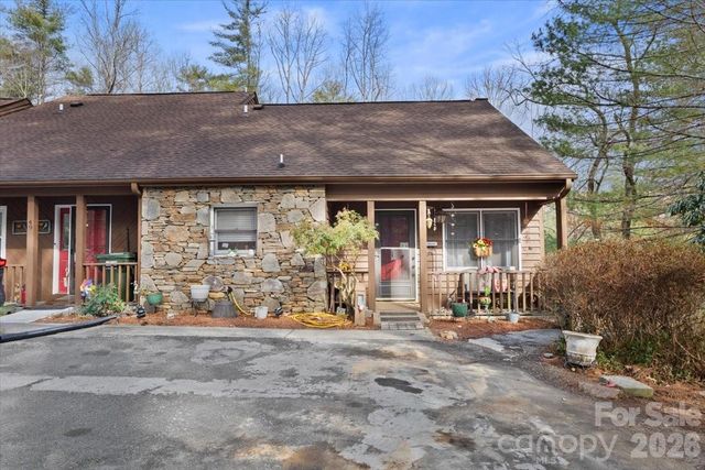 51 Poplar Tree Lane, Etowah, NC 28729