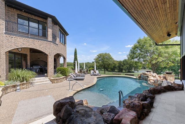 209 Crystal Court, Heath, TX 75032