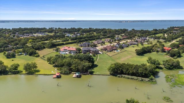 209 Crystal Court, Heath, TX 75032