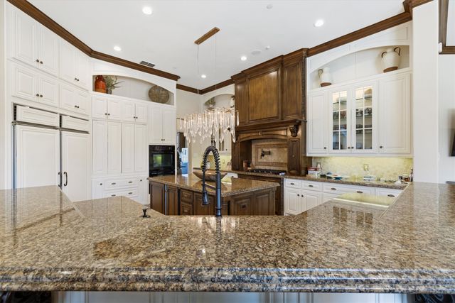 209 Crystal Court, Heath, TX 75032