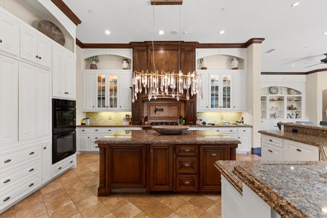 209 Crystal Court, Heath, TX 75032