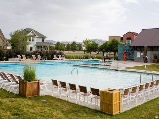 11621 S GRANDVILLE AVE, South Jordan, UT 84009