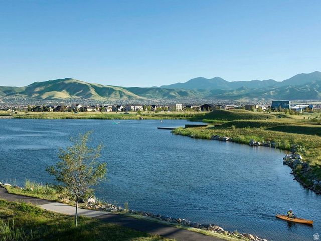 11621 S GRANDVILLE AVE, South Jordan, UT 84009