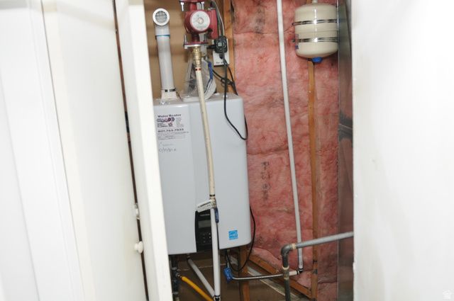 11621 S GRANDVILLE AVE, South Jordan, UT 84009