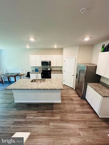 1220 STAR DR, Hagerstown, MD 21742