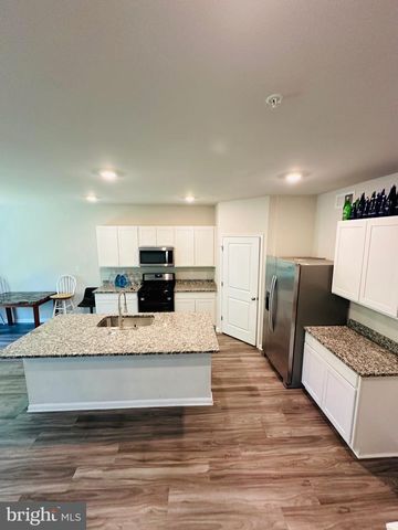 1220 STAR DR, Hagerstown, MD 21742