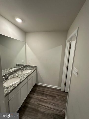 1220 STAR DR, Hagerstown, MD 21742