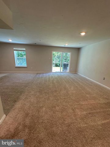 1220 STAR DR, Hagerstown, MD 21742