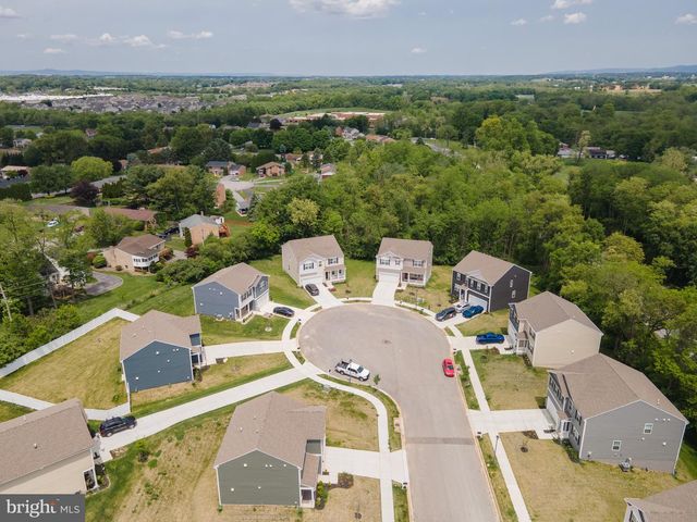 1220 STAR DR, Hagerstown, MD 21742