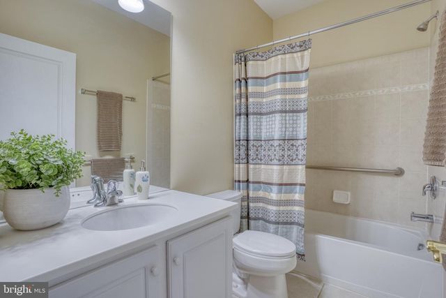 142 GALLEON DR, Newark, DE 19702