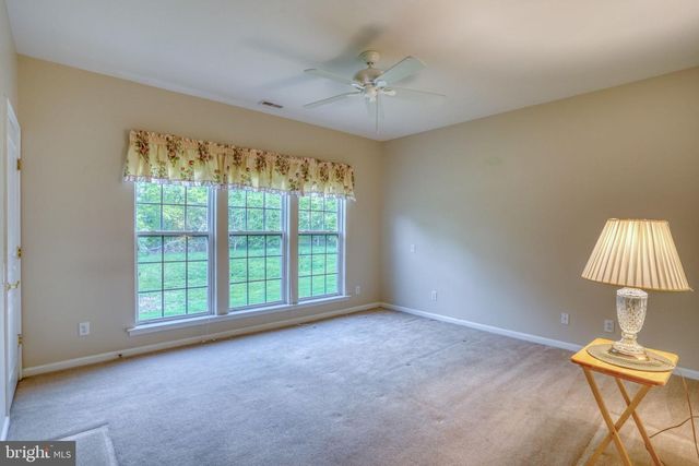 142 GALLEON DR, Newark, DE 19702