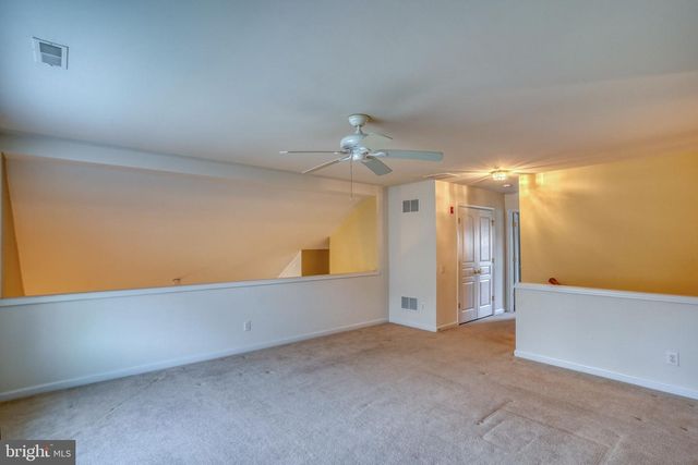 142 GALLEON DR, Newark, DE 19702