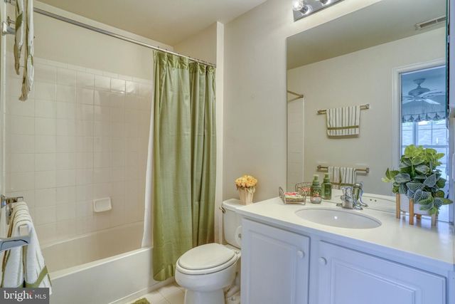 142 GALLEON DR, Newark, DE 19702