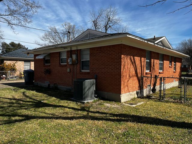 8907 Rustown Drive, Dallas, TX 75228