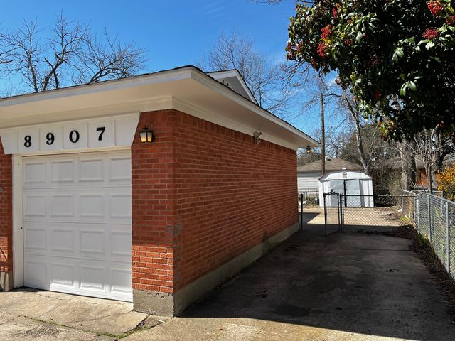 8907 Rustown Drive, Dallas, TX 75228