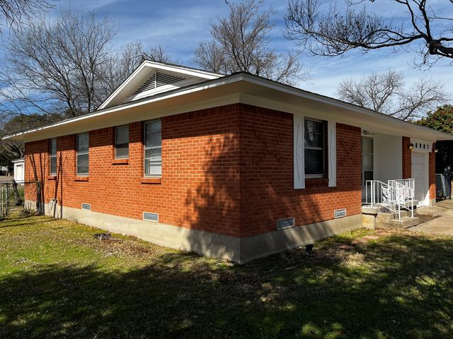 8907 Rustown Drive, Dallas, TX 75228