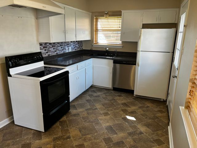 8907 Rustown Drive, Dallas, TX 75228