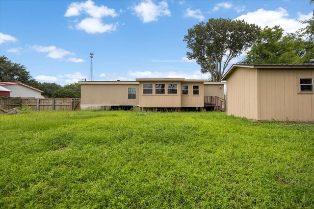 22960 Shell Shore Drive, Bullard, TX 75757