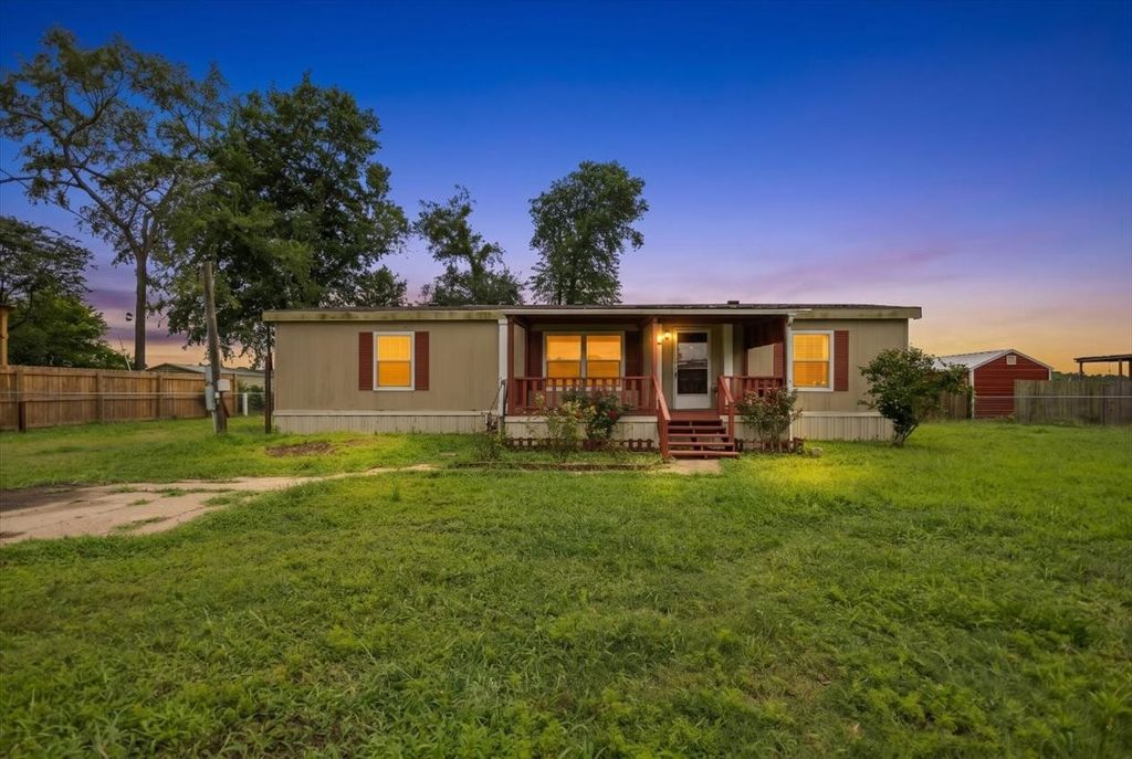 22960 Shell Shore Drive, Bullard, TX 75757