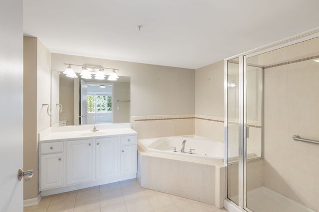 8505 Woodward Avenue 202, Woodridge, IL 60517
