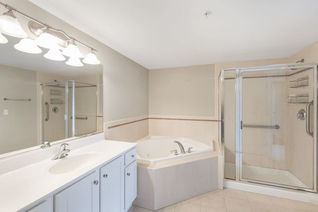 8505 Woodward Avenue 202, Woodridge, IL 60517