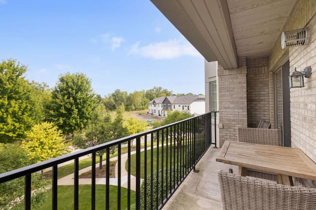8505 Woodward Avenue 202, Woodridge, IL 60517