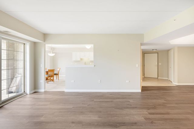 8505 Woodward Avenue 202, Woodridge, IL 60517