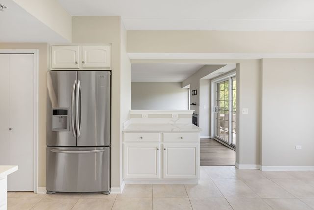 8505 Woodward Avenue 202, Woodridge, IL 60517