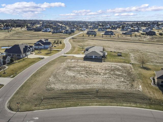 L16 Covered Bridge Trail, Sun Prairie, WI 53590