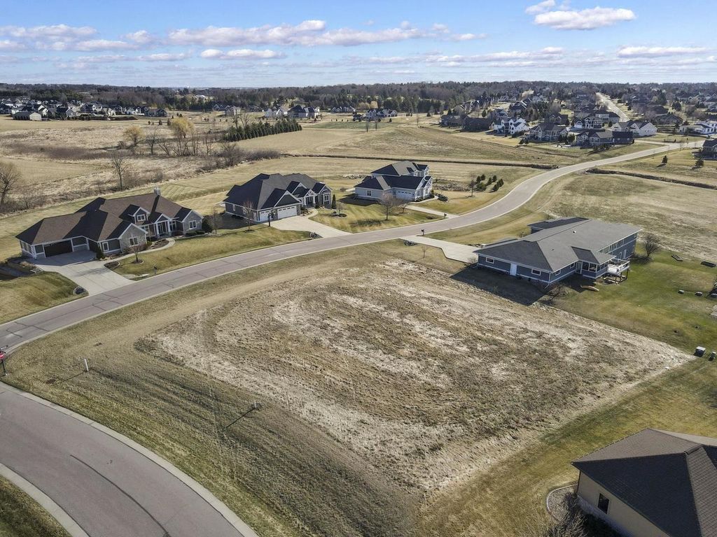 L16 Covered Bridge Trail, Sun Prairie, WI 53590