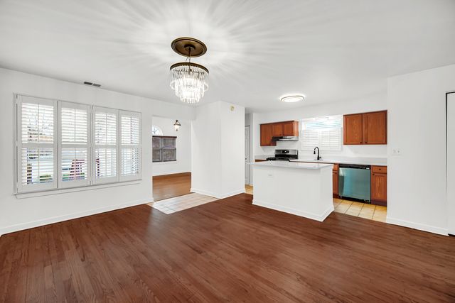 6419 S Kenwood Avenue, Chicago, IL 60637