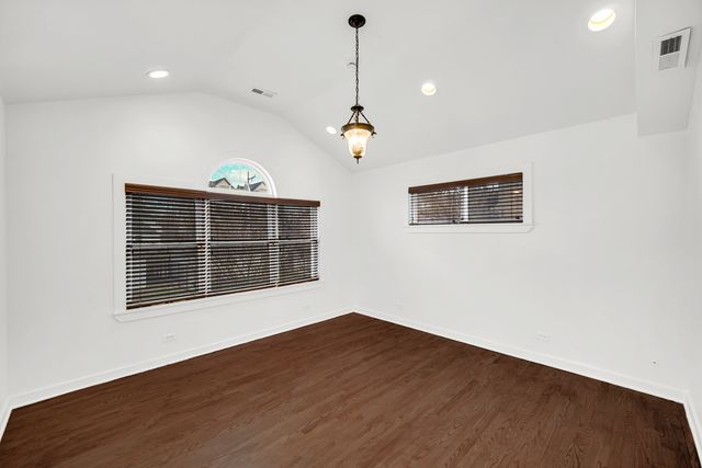 6419 S Kenwood Avenue, Chicago, IL 60637