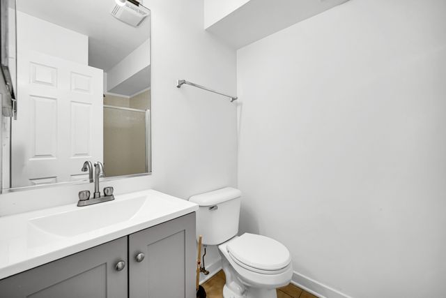 6419 S Kenwood Avenue, Chicago, IL 60637